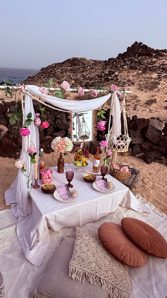 Seaside picnic with artisan snacks and sparkling drinks in Fuerteventura