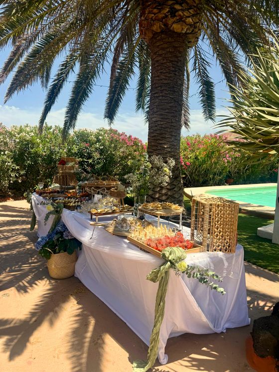 A dreamy catering spread crafted with love for your picnic in Fuerteventura