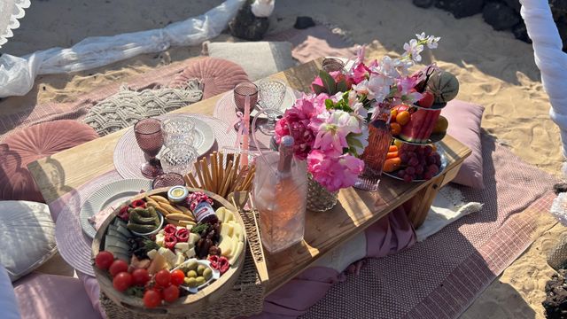 An intimate elopement ceremony set among the dunes of Fuerteventura