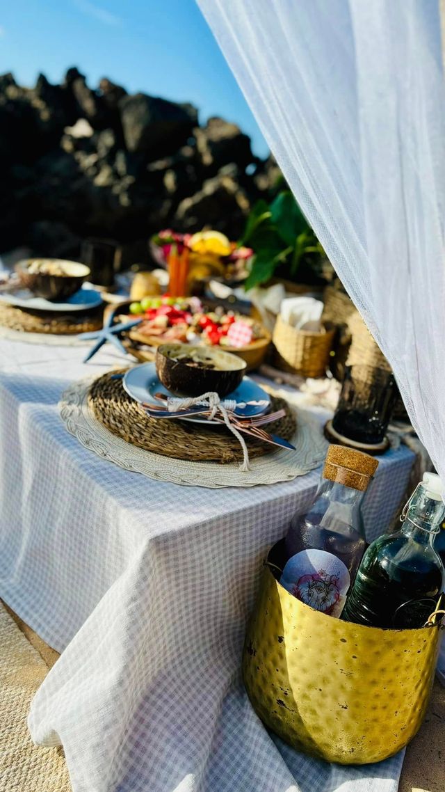 Delicias gourmet y champán para un pícnic de lujo en Fuerteventura